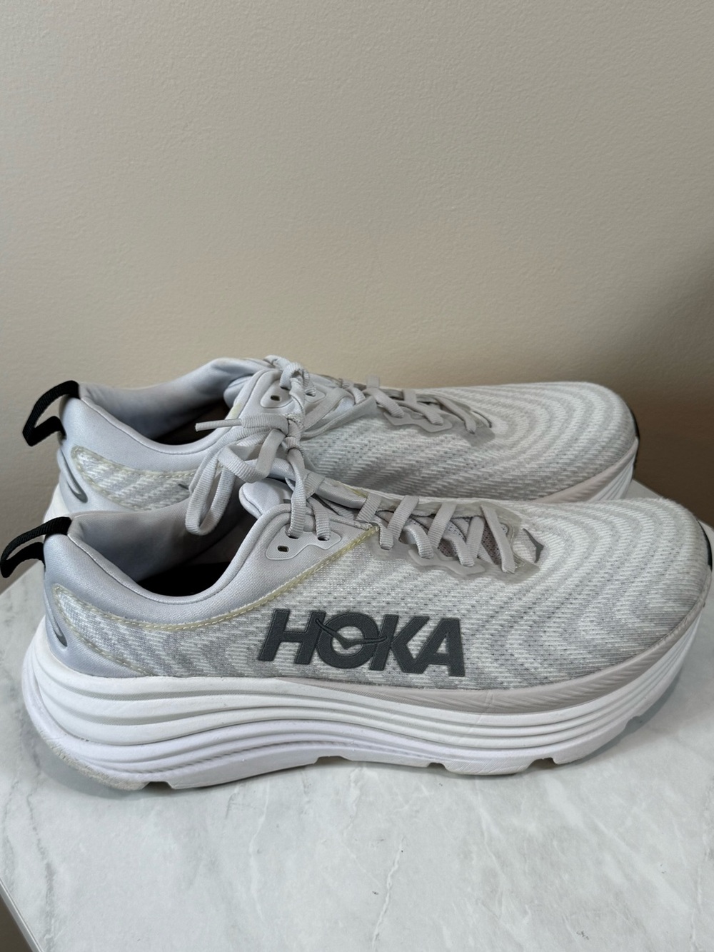 🔥Hoka Light Gray and White Women's Running Shoes Size 9.5 EC🔥 - Picture 1 of 5